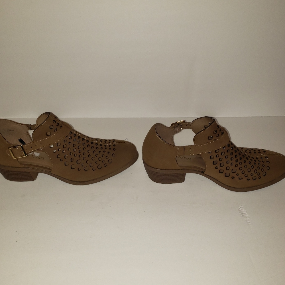 Shoes - Picture 2 of 3